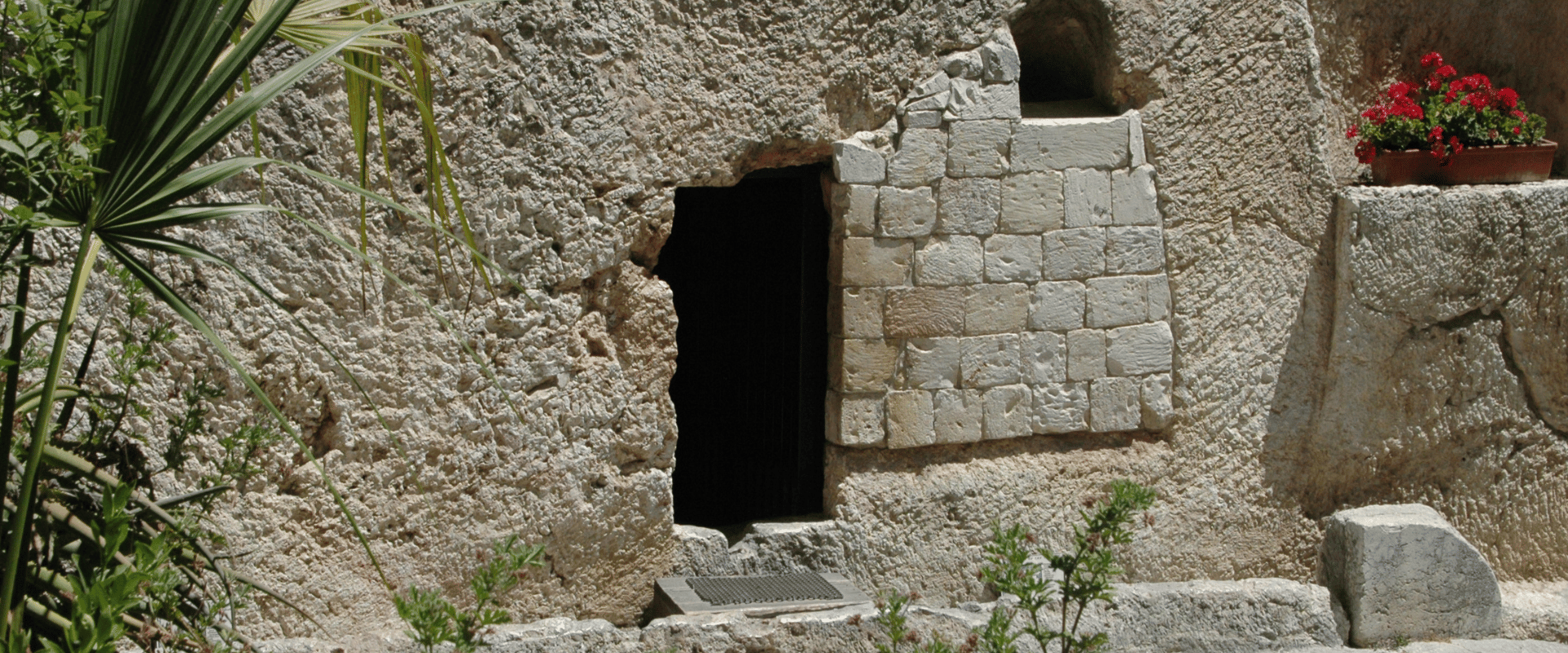 where is Jesus’ tomb located Where is Jesus’ tomb located
